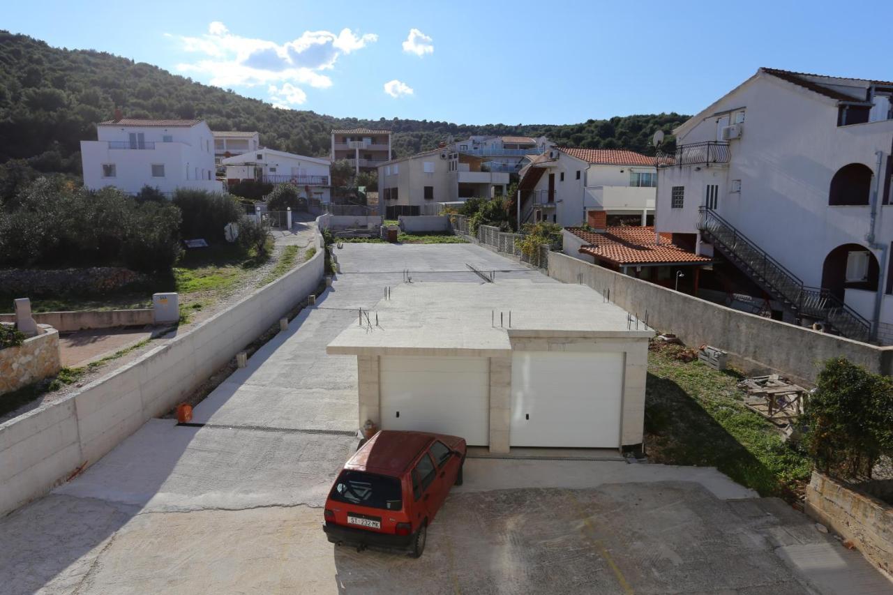 Apartments By The Sea Slatine, Ciovo - 14541 ภายนอก รูปภาพ