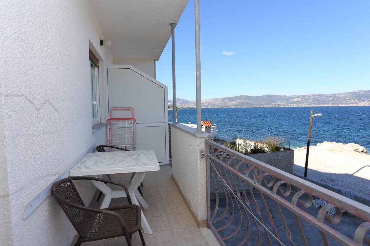 Apartments By The Sea Slatine, Ciovo - 14541 ภายนอก รูปภาพ