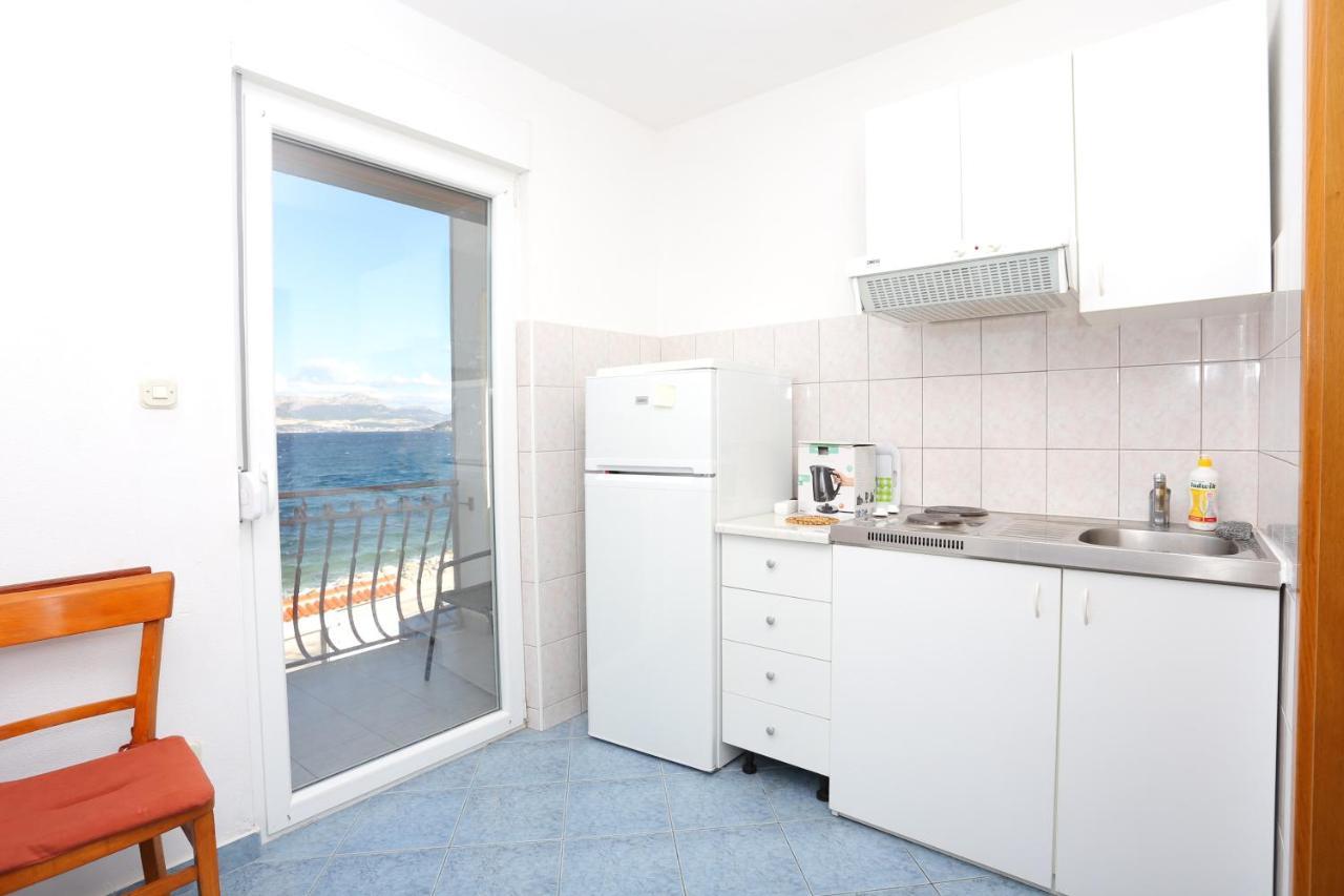 Apartments By The Sea Slatine, Ciovo - 14541 ภายนอก รูปภาพ