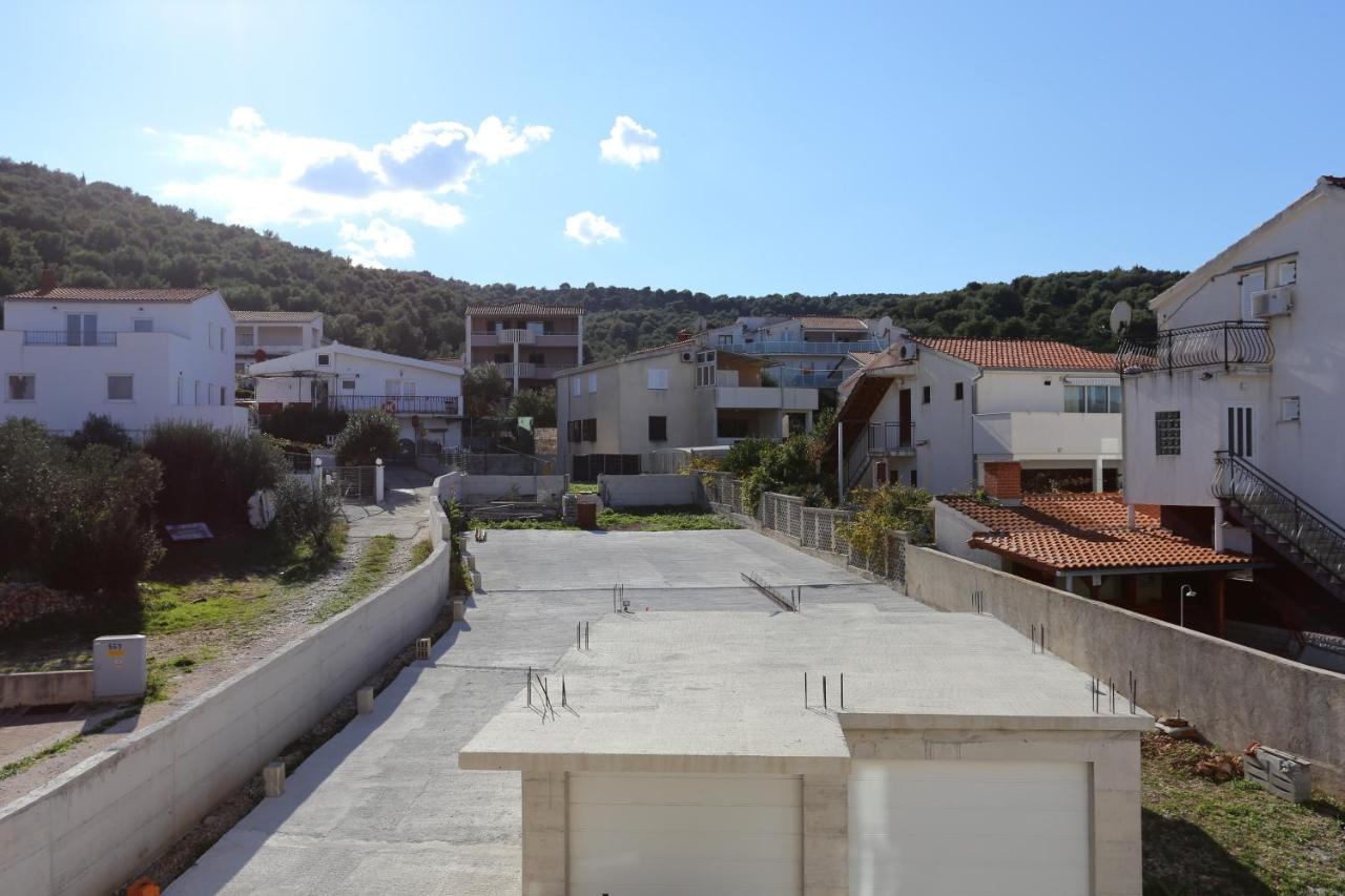 Apartments By The Sea Slatine, Ciovo - 14541 ภายนอก รูปภาพ