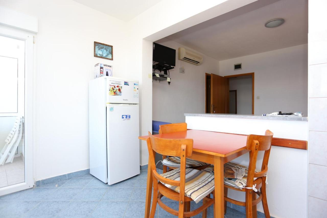 Apartments By The Sea Slatine, Ciovo - 14541 ภายนอก รูปภาพ